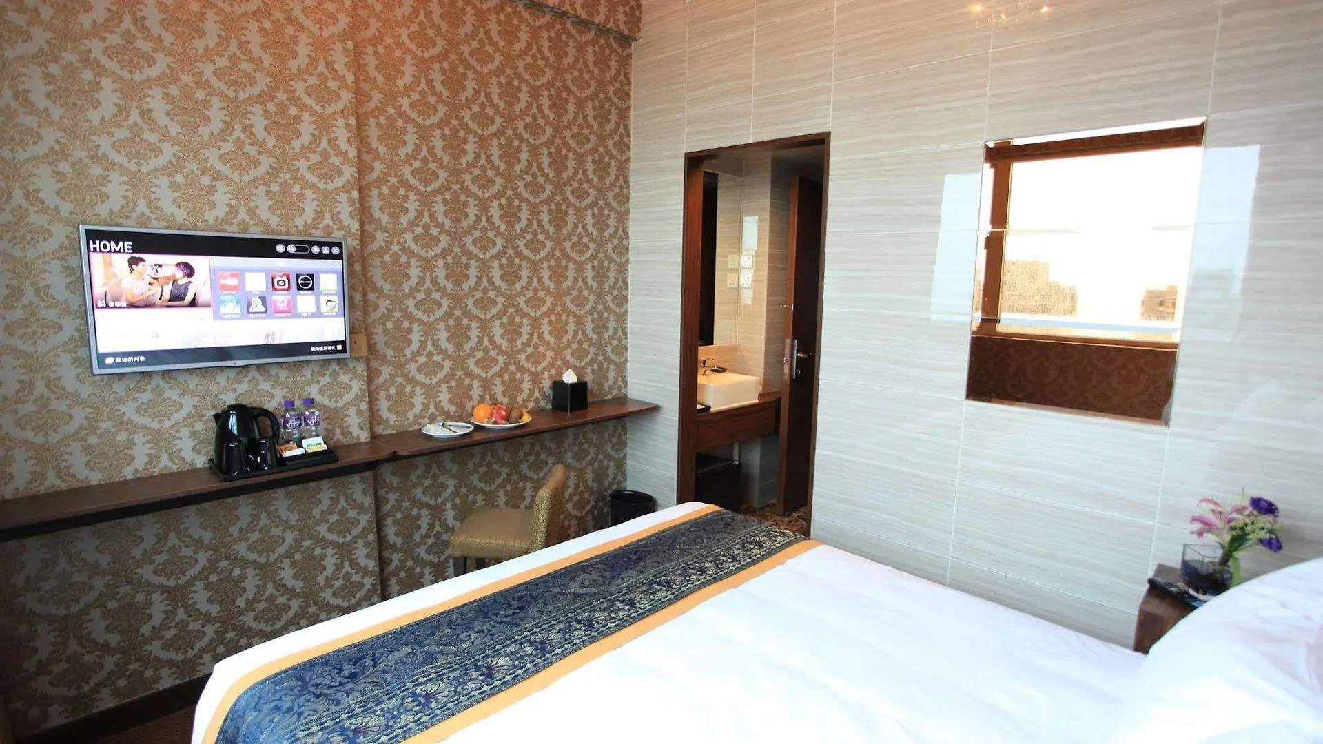 Grand City Hotel Hong Kong 4*,
