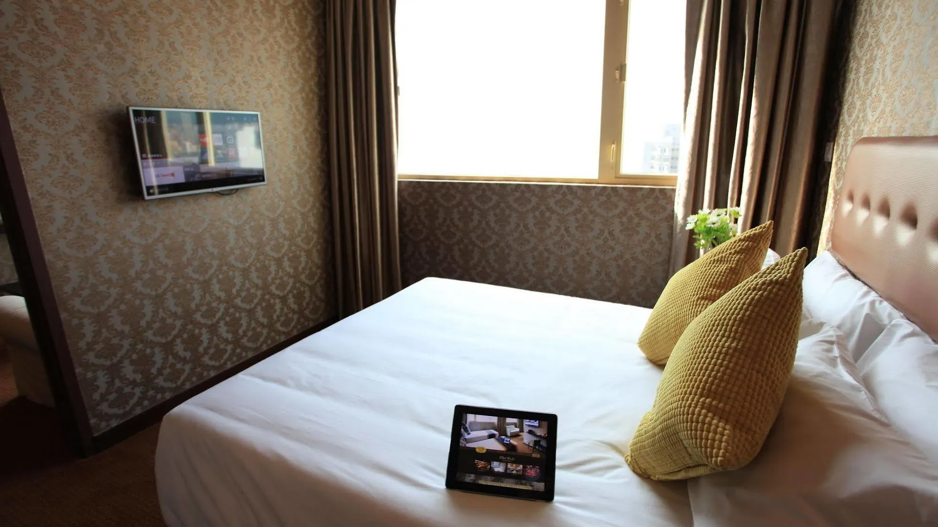 Grand City Hotel Hong Kong 4*,